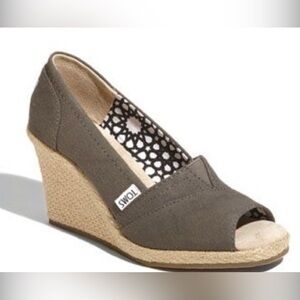 Toms Taupe Gray/Brown Wedges so 10